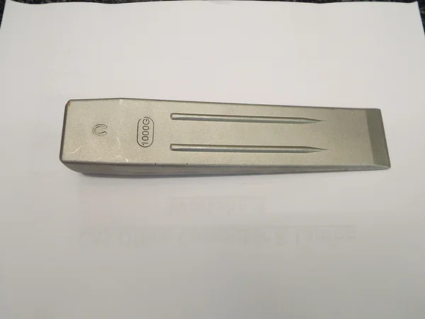 Forged Aluminium Splitting Wedge - 28cm - 1kg - Image 2